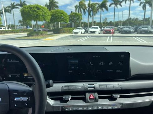 Used 2025 Kia K4 LX image 31