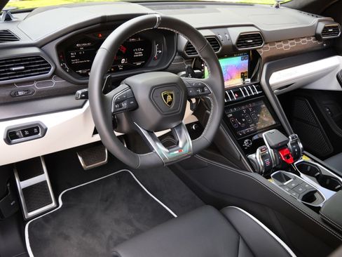 Used 2024 Lamborghini Urus S AWD/4WD image 14