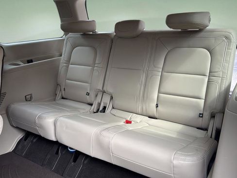 Used 2021 Lincoln Navigator Reserve image 22