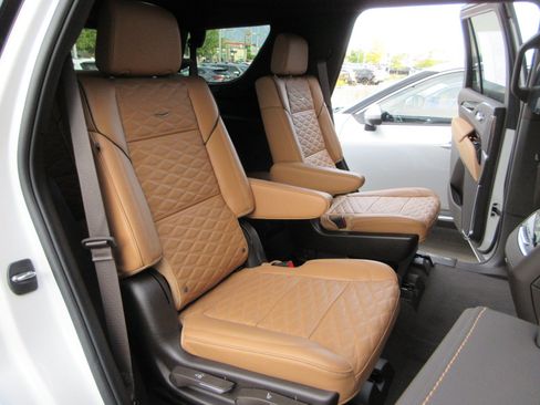 Used 2024 Cadillac Escalade Sport w/ Touring Package AWD/4WD image 22