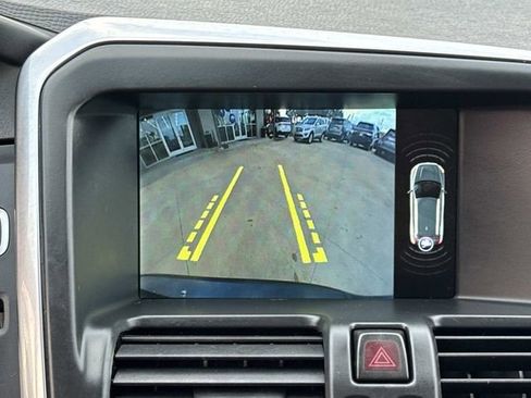 Used 2015 Volvo XC60 T6 w/ Proximity Package image 28