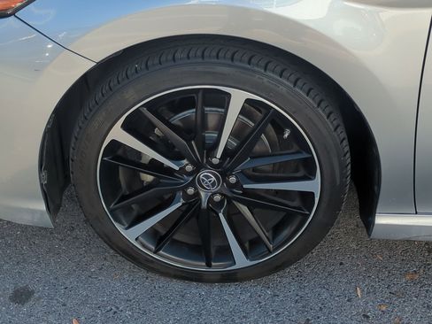 Used 2019 Toyota Camry XSE image 13