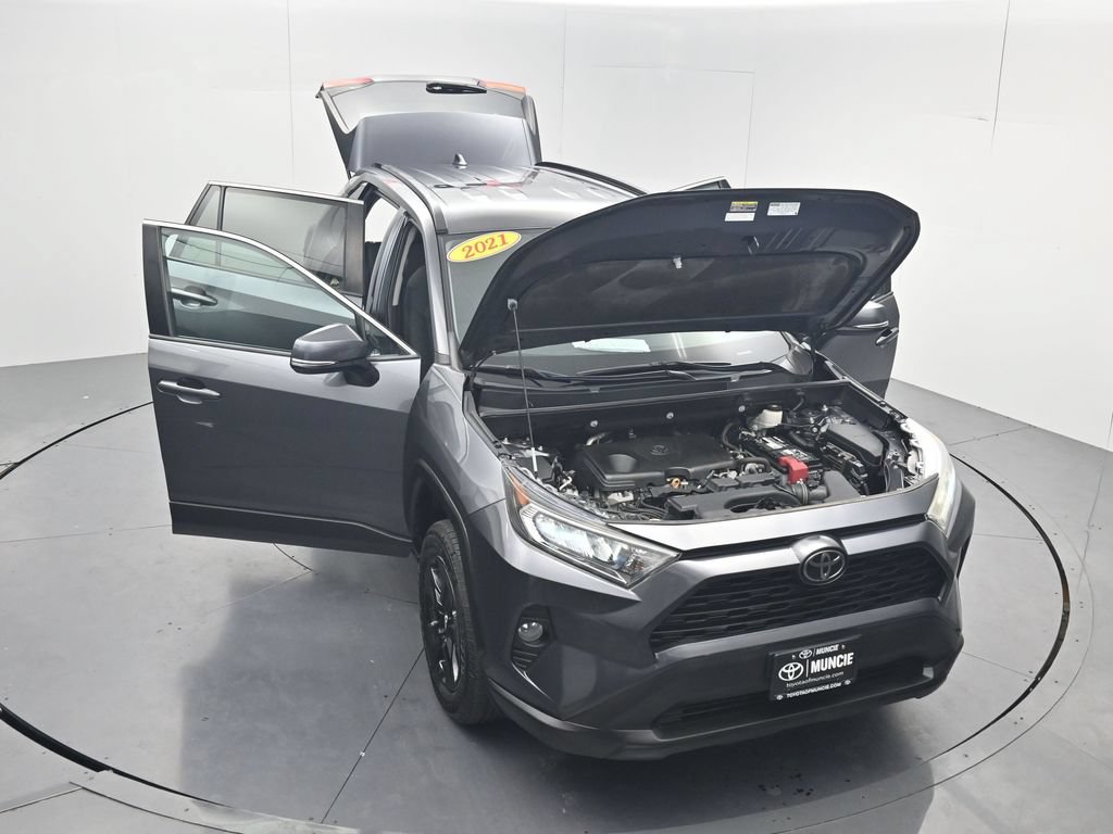 Used 2021 Toyota RAV4 XLE AWD/4WD image 47