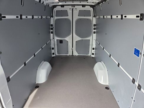 New 2026 Mercedes-Benz Sprinter 2500 image 17