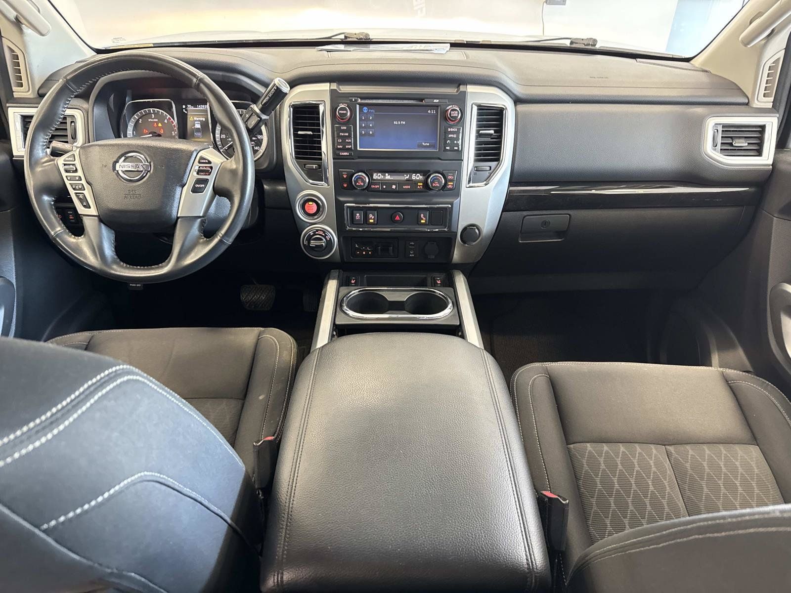 Used 2017 Nissan Titan SV AWD/4WD image 8