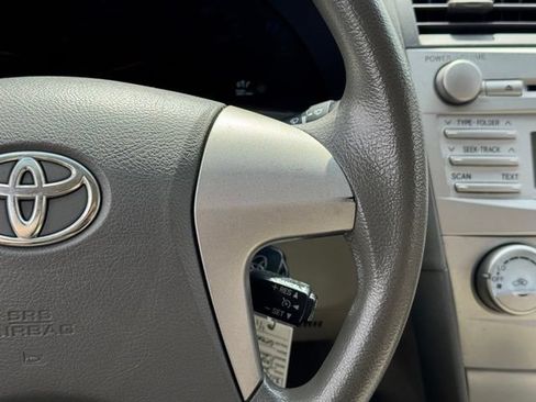 Used 2010 Toyota Camry LE FWD image 23