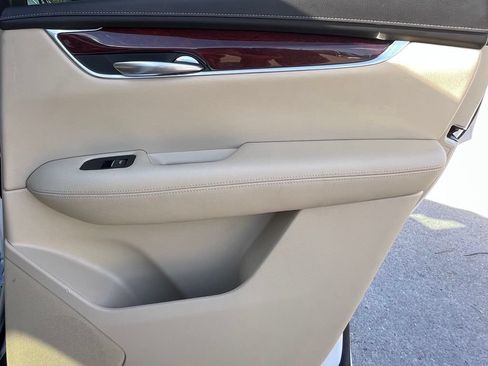 Used 2019 Cadillac XT5 Luxury FWD image 36