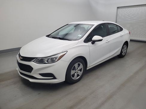 Used 2017 Chevrolet Cruze LS FWD image 2