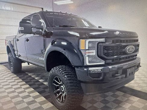 Used 2022 Ford F250 Lariat w/ Black Appearance Package image 2