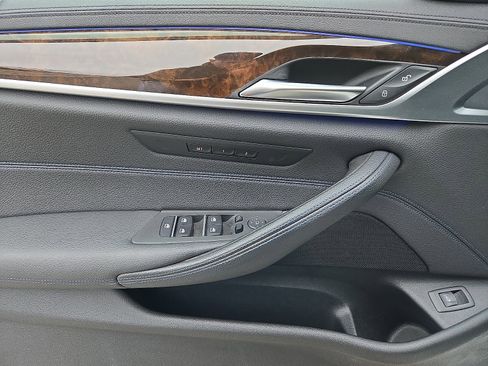 Used 2020 BMW 540i xDrive 540i xDrive w/ M Sport Package image 13