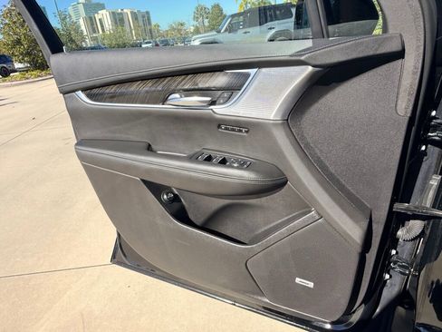 Used 2021 Cadillac XT6 Premium Luxury image 24