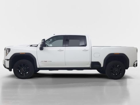 Used 2024 GMC Sierra 2500 AT4 w/ AT4 Premium Plus Package AWD/4WD image 4