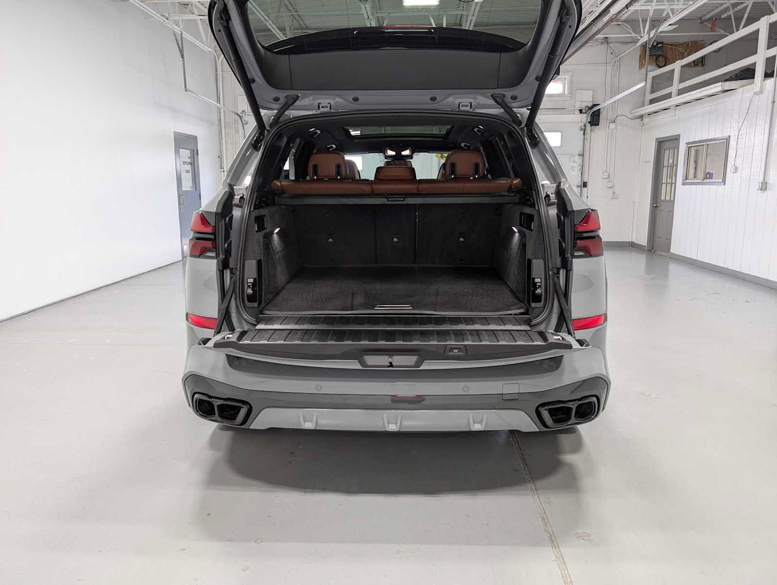 Used 2024 BMW X5 M60i AWD/4WD image 41
