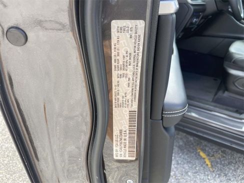 Used 2022 Jeep Grand Cherokee Limited 4xe image 10