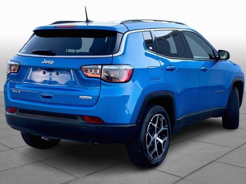 Used 2024 Jeep Compass Latitude image 23