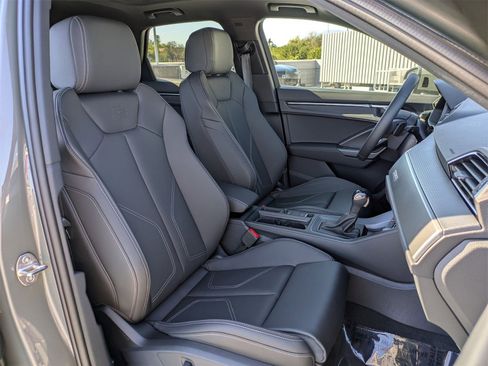 New 2025 Audi Q3 2.0T Premium image 10