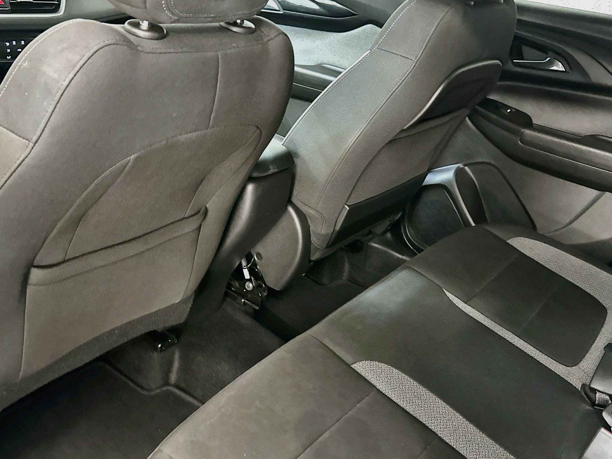 Used 2025 Chevrolet TrailBlazer LT AWD/4WD image 27