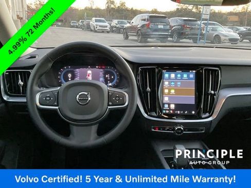 Certified 2025 Volvo S60 B5 Core image 23