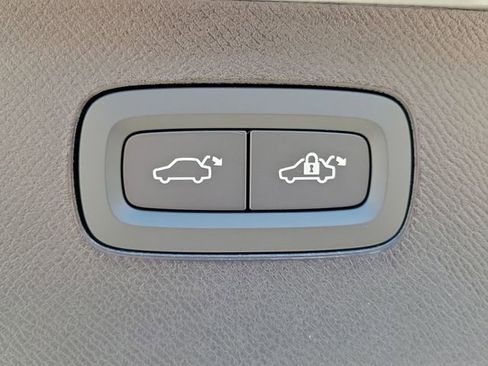 New 2026 Volvo XC90 B6 Ultra w/ Protection Package image 8