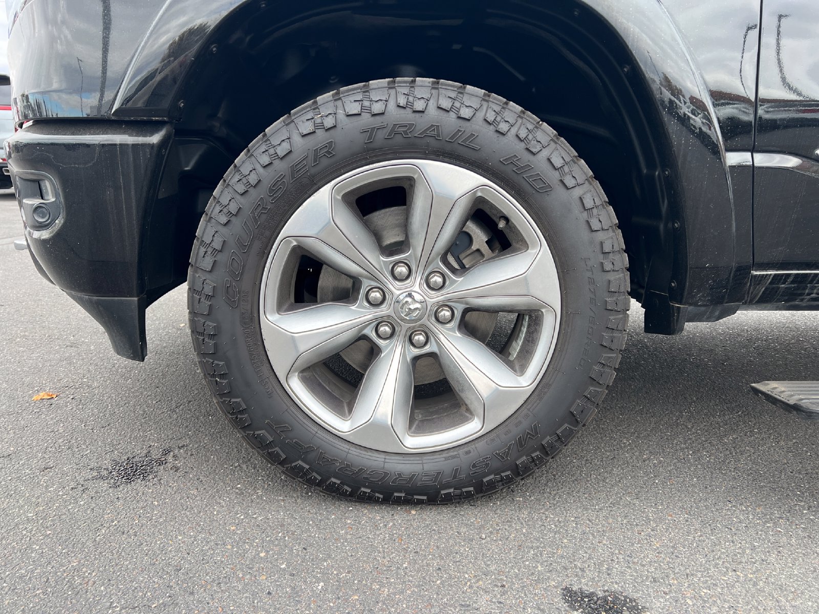 Used 2019 RAM 1500 Limited w/ Advanced Safety Group AWD/4WD image 31