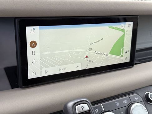 Used 2020 Land Rover Defender 110 SE image 24