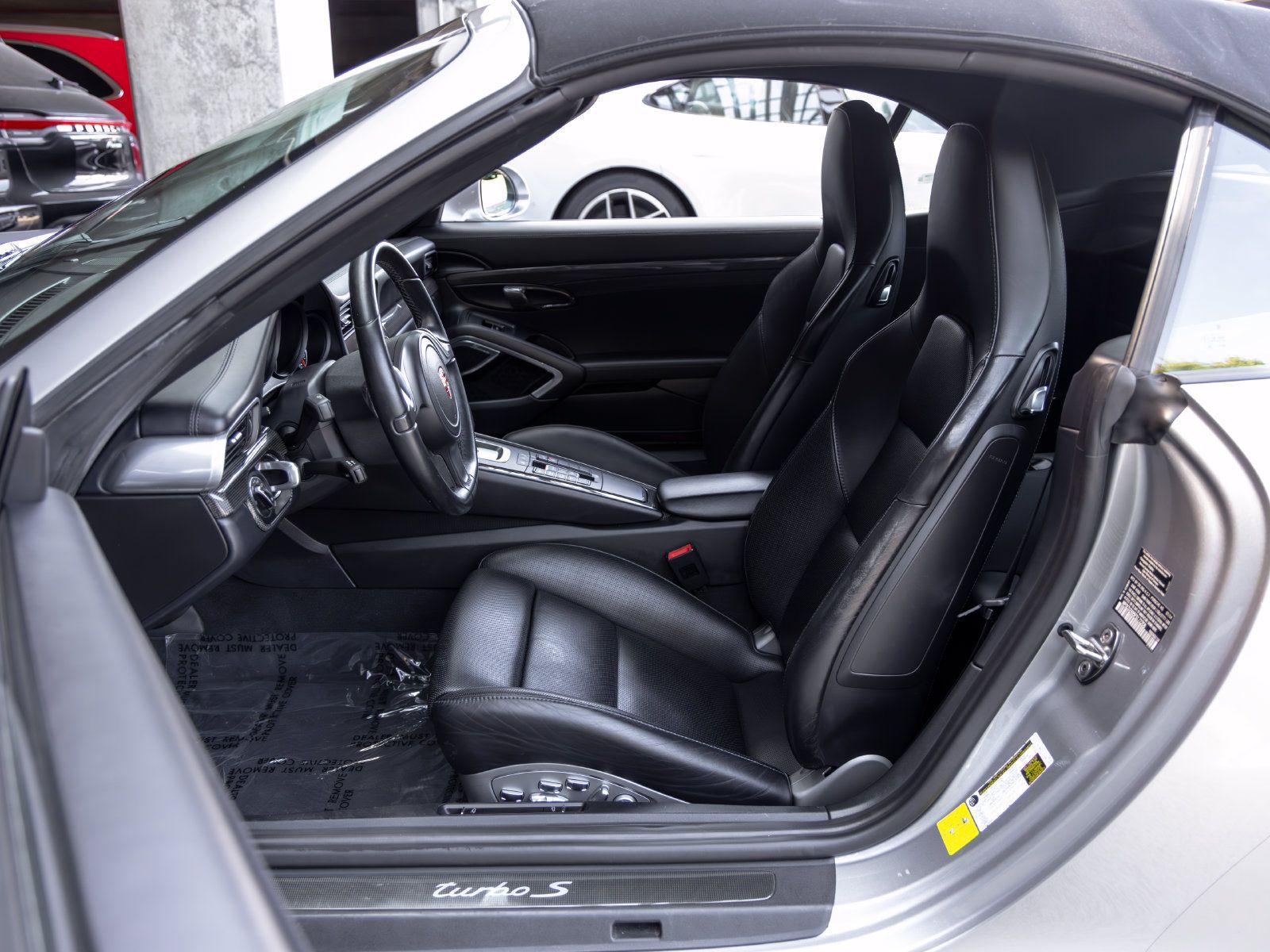 Used 2015 Porsche 911 Turbo S AWD/4WD image 30