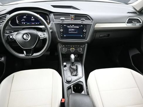 Used 2021 Volkswagen Tiguan SEL AWD/4WD image 17