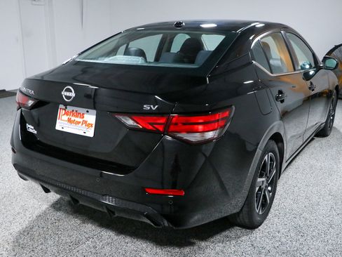 Used 2024 Nissan Sentra SV FWD image 7