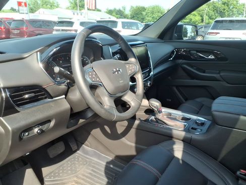 Used 2023 Chevrolet Traverse RS AWD/4WD image 21