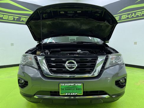 Used 2019 Nissan Pathfinder SL AWD/4WD image 4