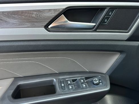 Used 2023 Volkswagen Atlas Cross Sport SE w/ Panoramic Sunroof Package FWD image 11