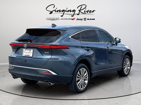 Used 2023 Toyota Venza XLE AWD/4WD image 6