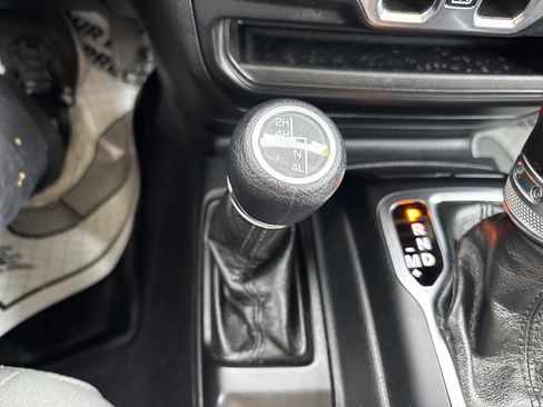 Used 2023 Jeep Gladiator Willys image 30