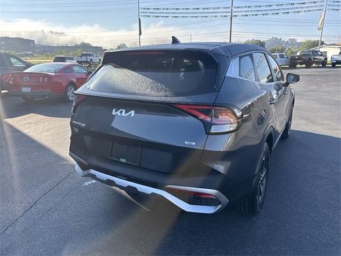 Used 2023 Kia Sportage LX image 4
