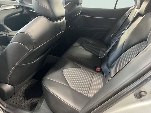 Used 2020 Toyota Camry SE w/ Carpet Mat Package AWD/4WD image 12