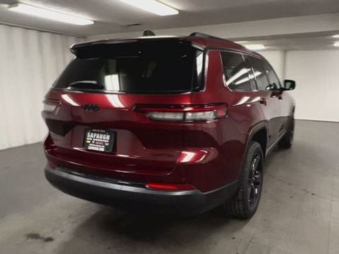 Used 2025 Jeep Grand Cherokee L Limited w/ Black Appearance Package image 8