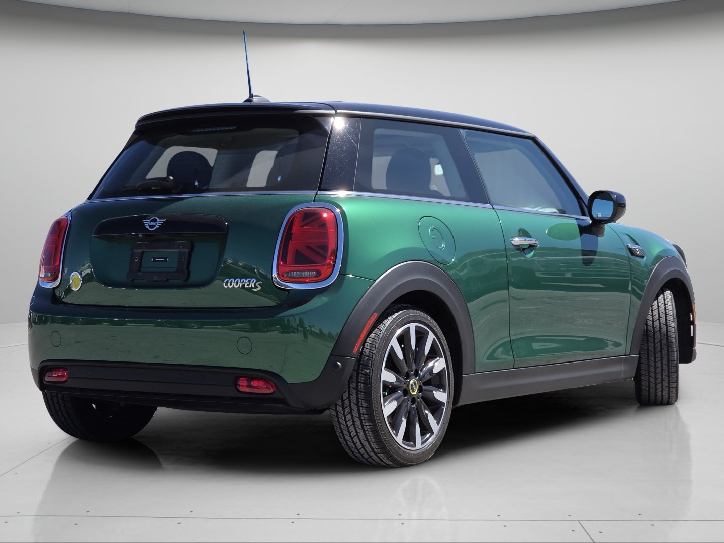 Used 2024 MINI Cooper SE FWD image 23