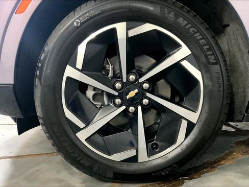 Used 2025 Chevrolet Equinox EV LT FWD image 9