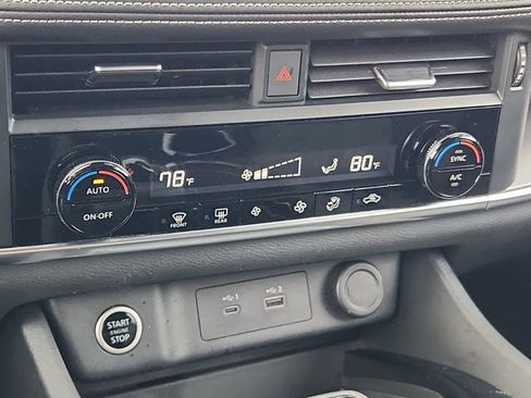 Used 2023 Nissan Rogue SV image 14