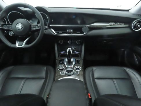 Used 2020 Alfa Romeo Stelvio image 13
