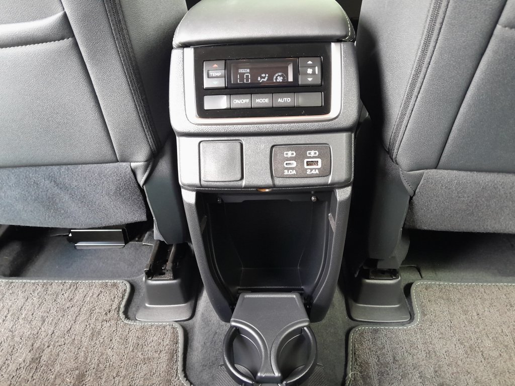 Certified 2024 Subaru Ascent Onyx Edition AWD/4WD image 32