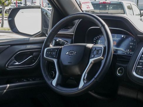 Used 2022 Chevrolet Suburban Z71 w/ Luxury Package image 14