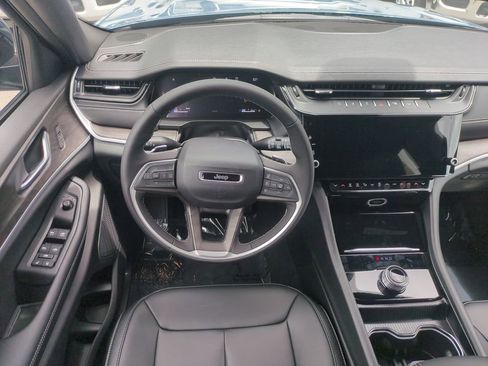 New 2026 Jeep Grand Cherokee Limited RWD image 17