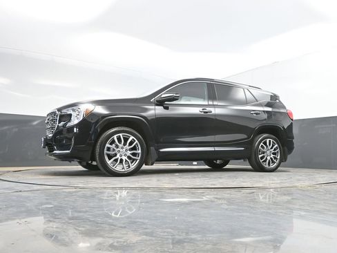 Used 2023 GMC Terrain Denali w/ Denali Premium Package AWD/4WD image 34