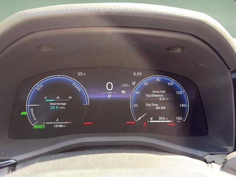Used 2025 Toyota Camry XLE FWD image 17