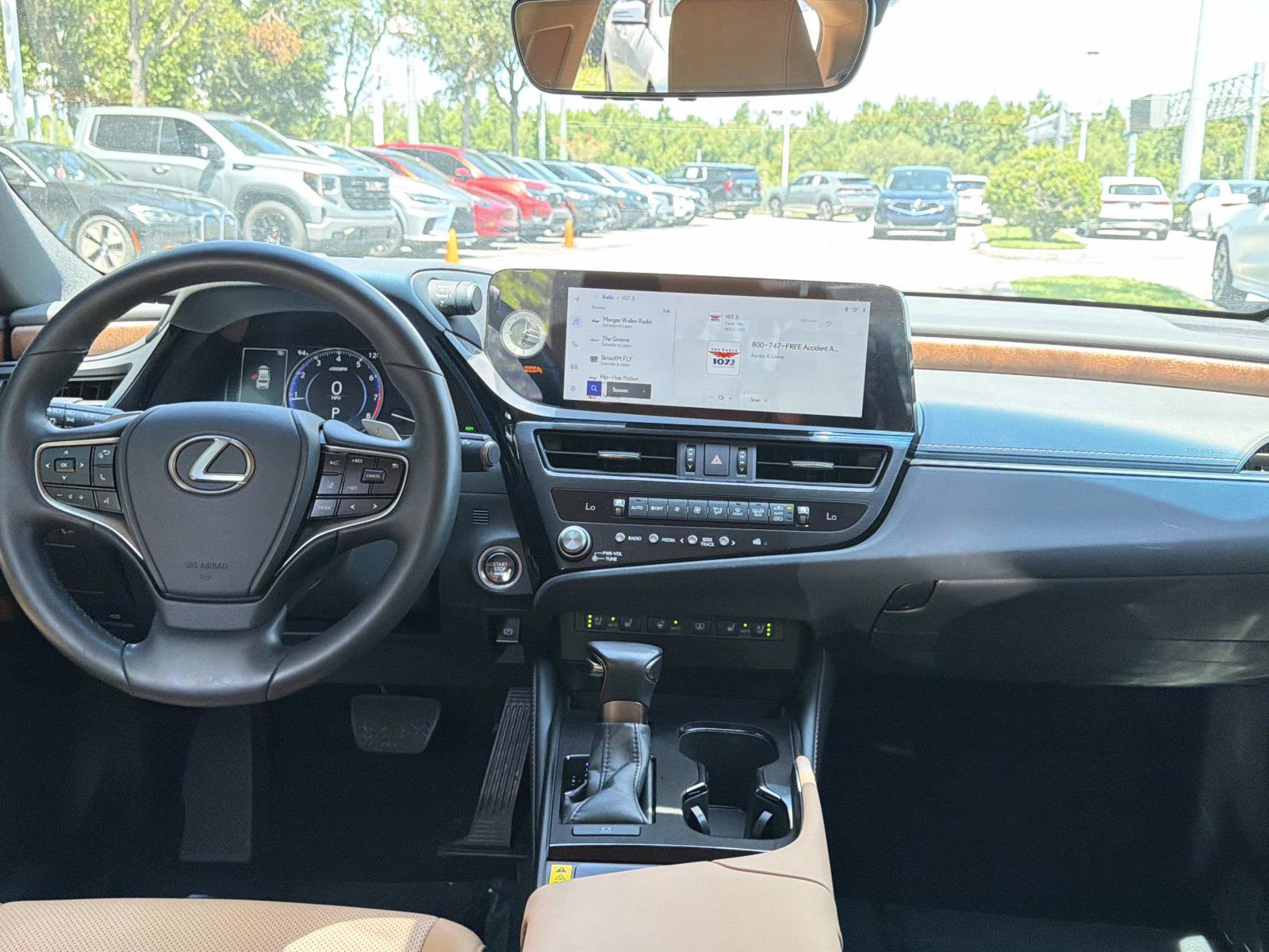 Used 2025 Lexus ES 350 w/ Premium Package FWD image 13
