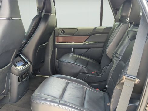 Used 2023 Lincoln Navigator Reserve AWD/4WD image 21