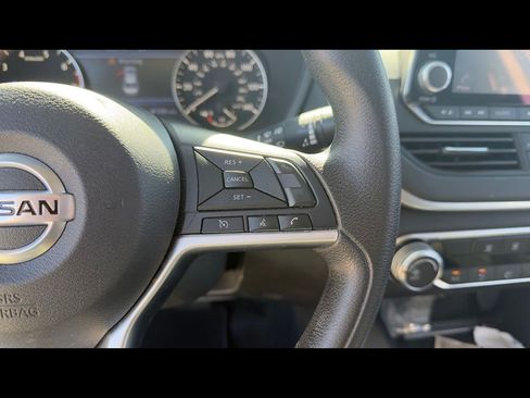 Used 2022 Nissan Altima 2.5 SV FWD image 11