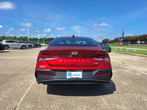 Used 2026 Hyundai Elantra Hybrid FWD image 6