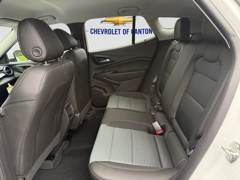 New 2026 Chevrolet Trax LT w/ LPO, Blackout Package FWD image 19
